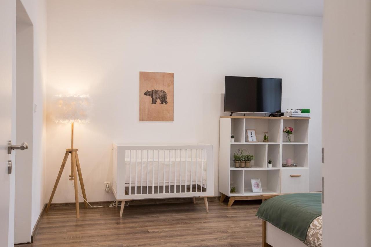 Family Apartment Ostrava Eksteriør billede