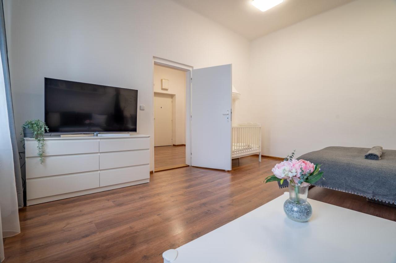 Family Apartment Ostrava Eksteriør billede